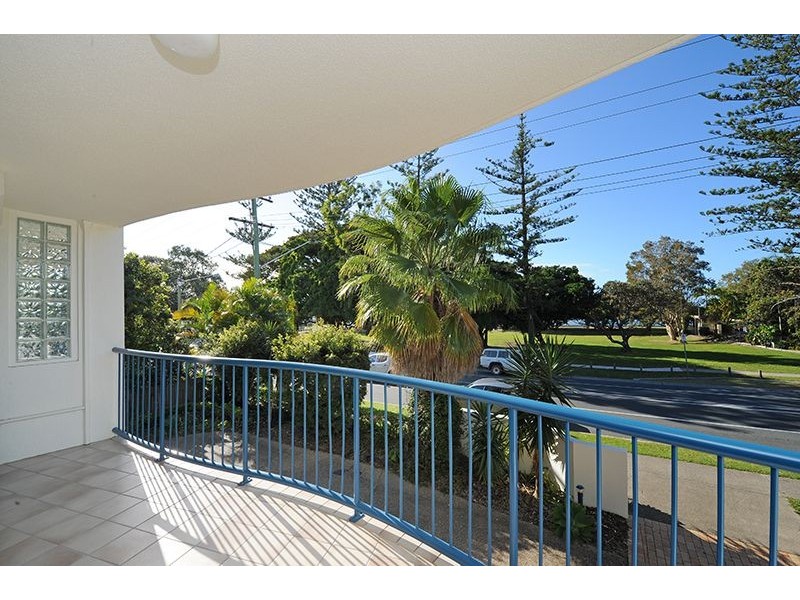 Unit 4/68 Esplanade, Golden Beach QLD 4551