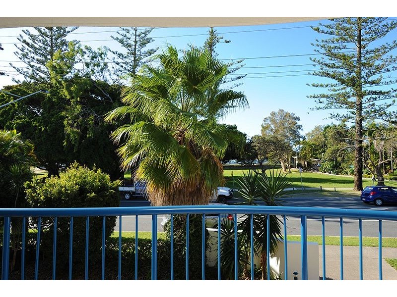 Unit 4/68 Esplanade, Golden Beach QLD 4551