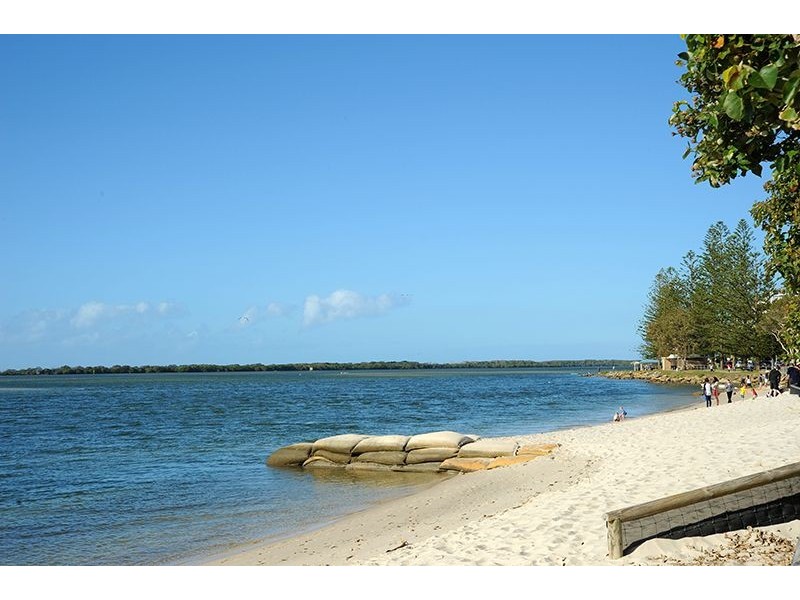 Unit 4/68 Esplanade, Golden Beach QLD 4551
