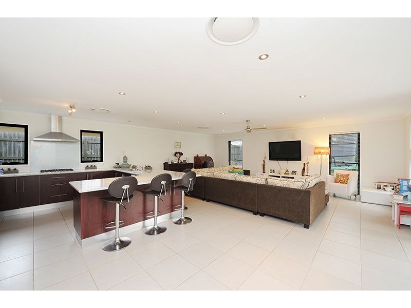 10 Kingsley Court, Little Mountain QLD 4551