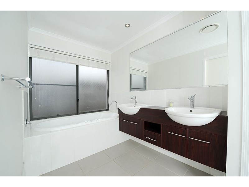 10 Kingsley Court, Little Mountain QLD 4551