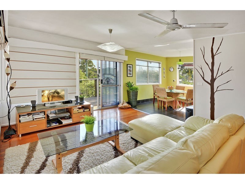 11 Beausang Street, Caloundra QLD 4551