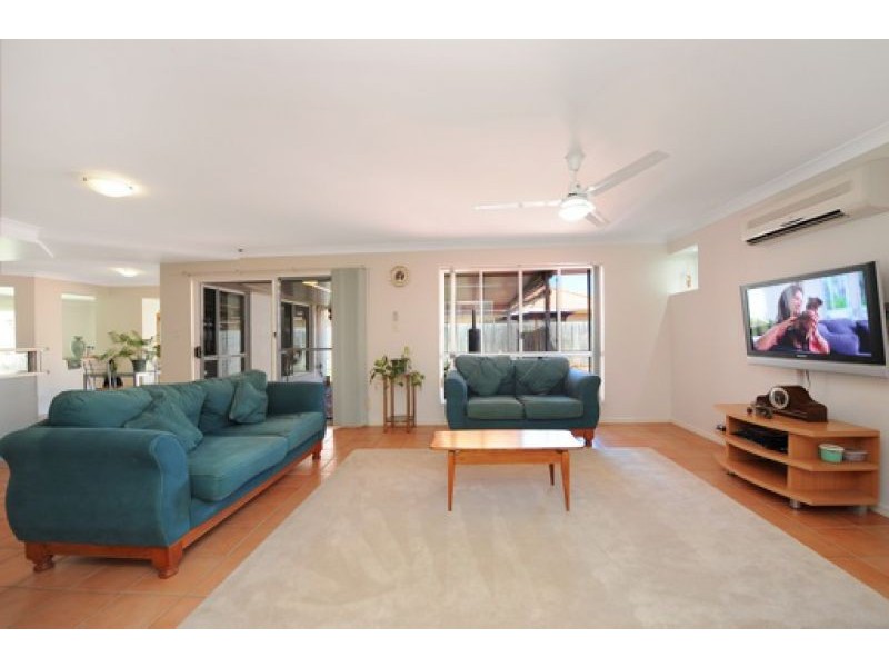 28 Lang Street, Pelican Waters QLD 4551