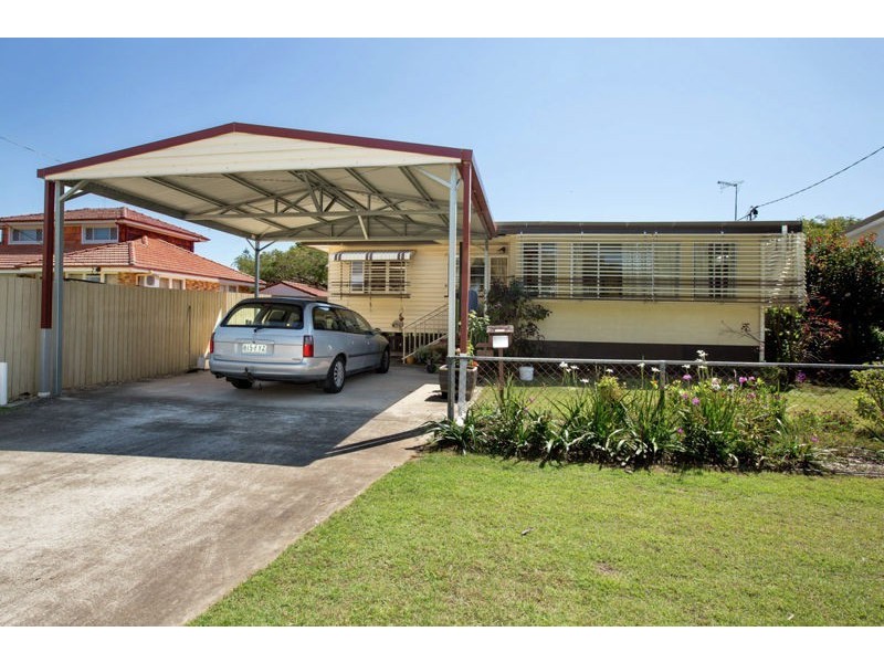 20 Bramble Street, Woody Point QLD 4019