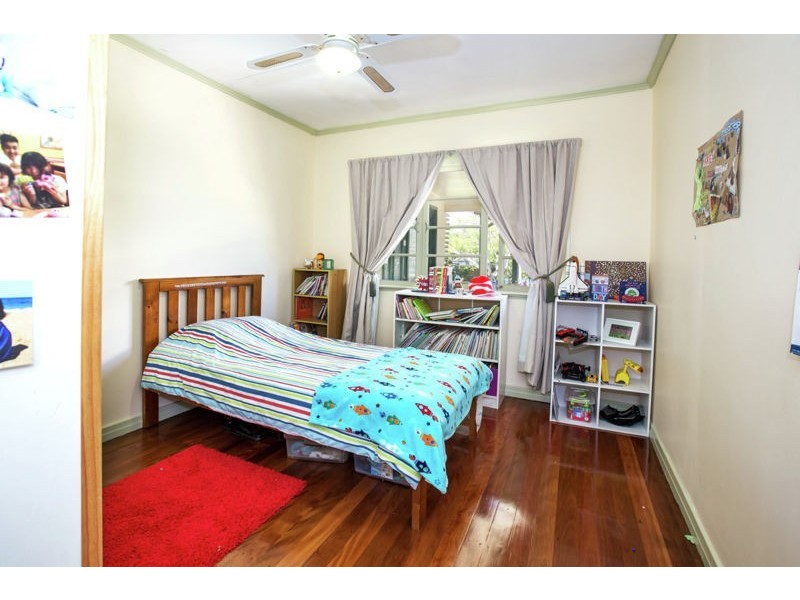 20 Bramble Street, Woody Point QLD 4019