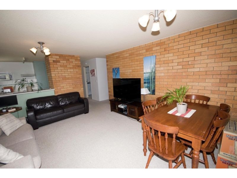 4/25a Burgess Street, Kings Beach QLD 4551