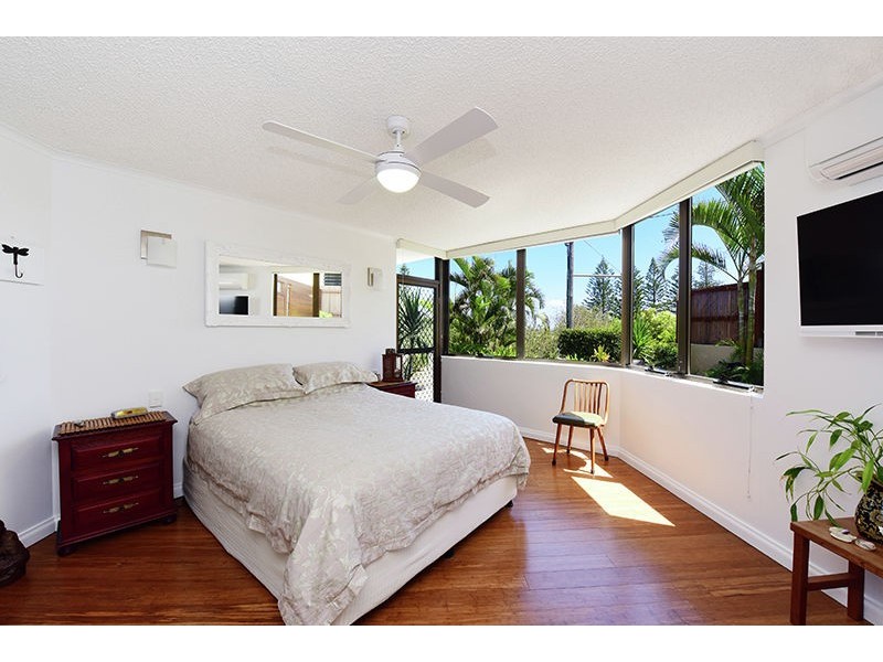 Araluen 2/10 Esplanade Bulcock Beach, Caloundra QLD 4551