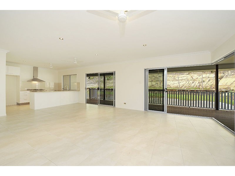 27 Dunk Place, Little Mountain QLD 4551