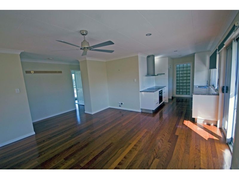 8 Teewah Street, Dicky Beach QLD 4551