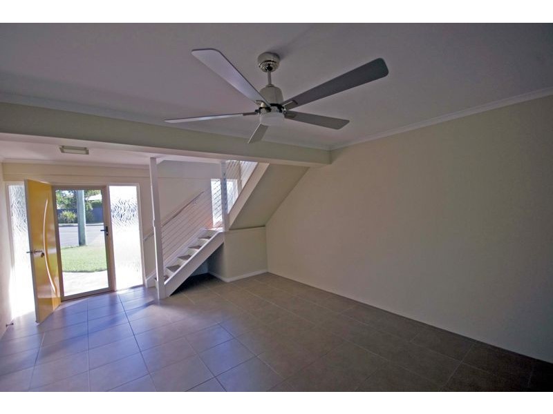 8 Teewah Street, Dicky Beach QLD 4551