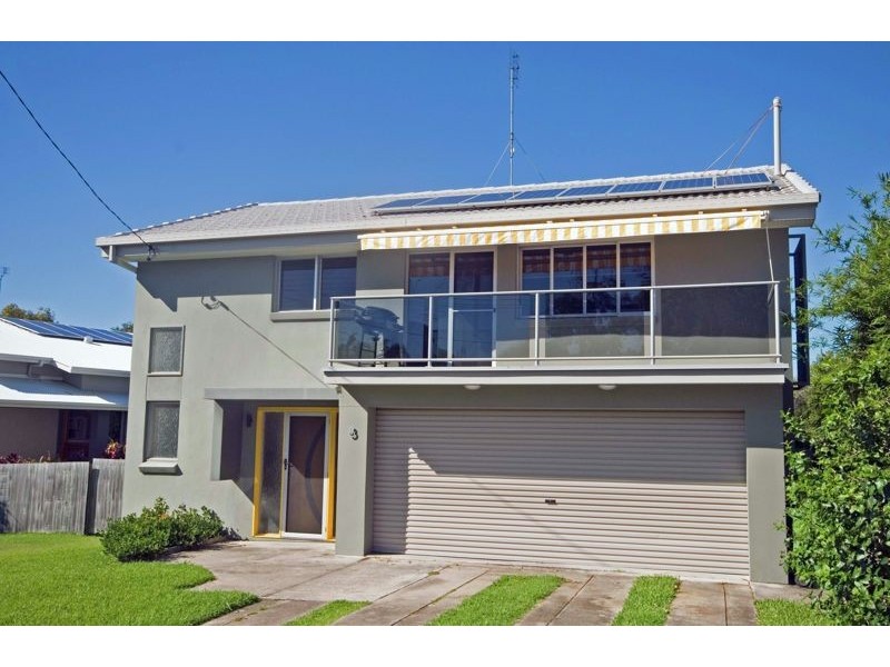 8 Teewah Street, Dicky Beach QLD 4551