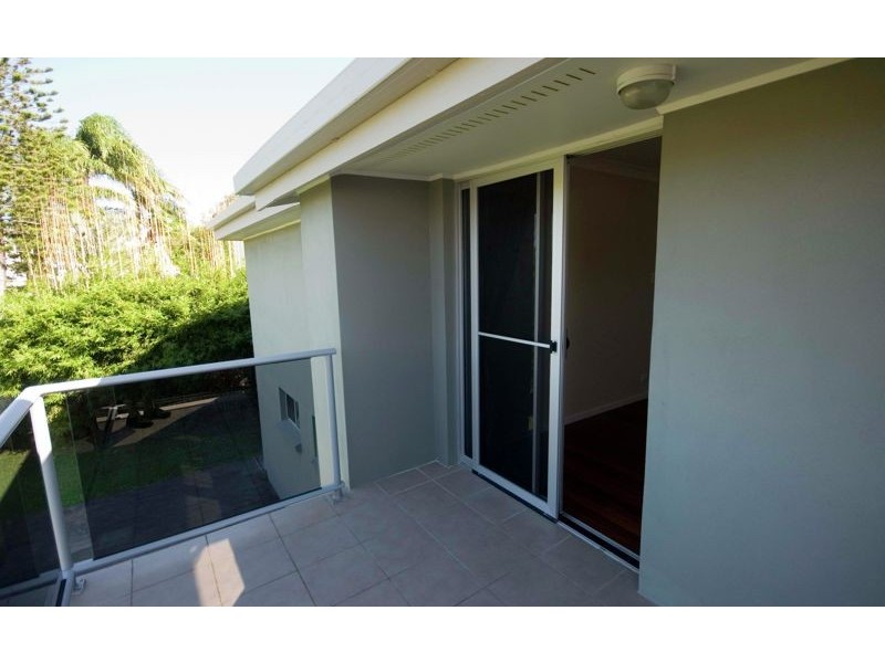 8 Teewah Street, Dicky Beach QLD 4551
