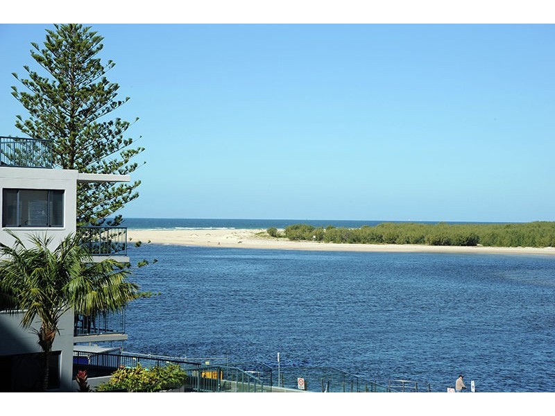 Unit 26/38 Esplanade Bulcock Beach, Caloundra QLD 4551