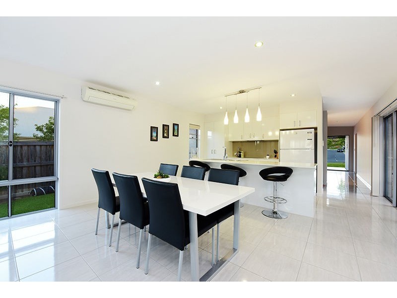 10 Highland Terrace, Little Mountain QLD 4551