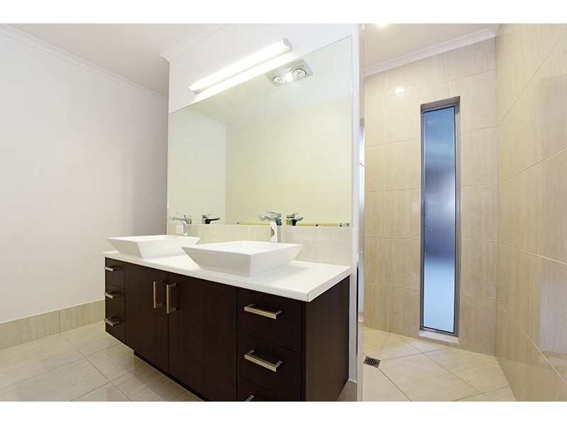 10 Highland Terrace, Little Mountain QLD 4551
