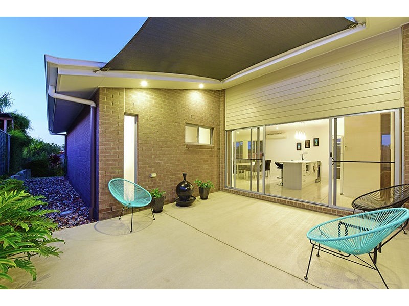 10 Highland Terrace, Little Mountain QLD 4551
