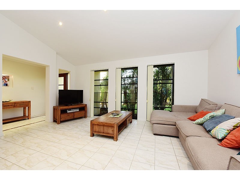 18 Montserrat Crescent, Caloundra West QLD 4551