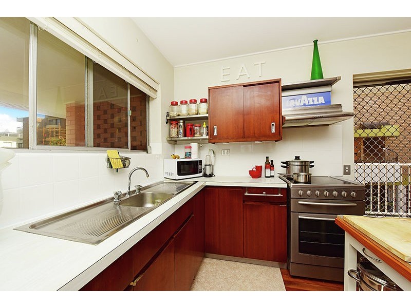 15 Dingle Avenue, Kings Beach QLD 4551