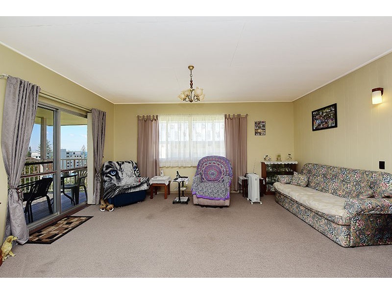 15 Dingle Avenue, Kings Beach QLD 4551