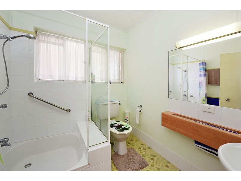 15 Dingle Avenue, Kings Beach QLD 4551