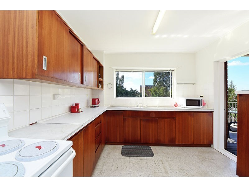 15 Dingle Avenue, Kings Beach QLD 4551