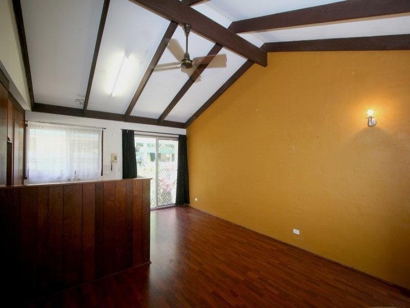 2/107 Landsborough Parade, Golden Beach QLD 4551