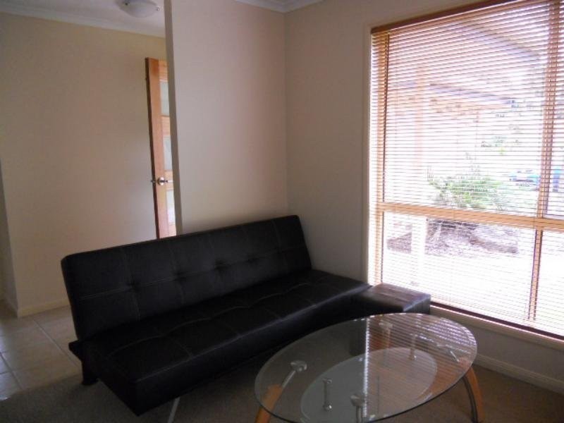 8 Pinanga Place, Little Mountain QLD 4551