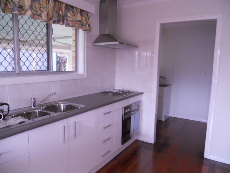 5 Mackay Street, Dicky Beach QLD 4551