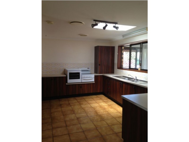 2 Tareel Street, Wurtulla QLD 4575
