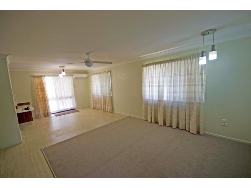 15 Booker Parade, Golden Beach QLD 4551