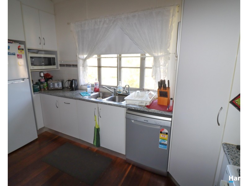 8 May Street, Gin Gin QLD 4671