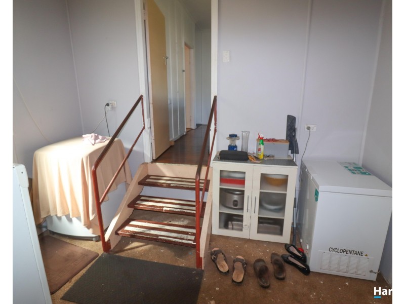 8 May Street, Gin Gin QLD 4671