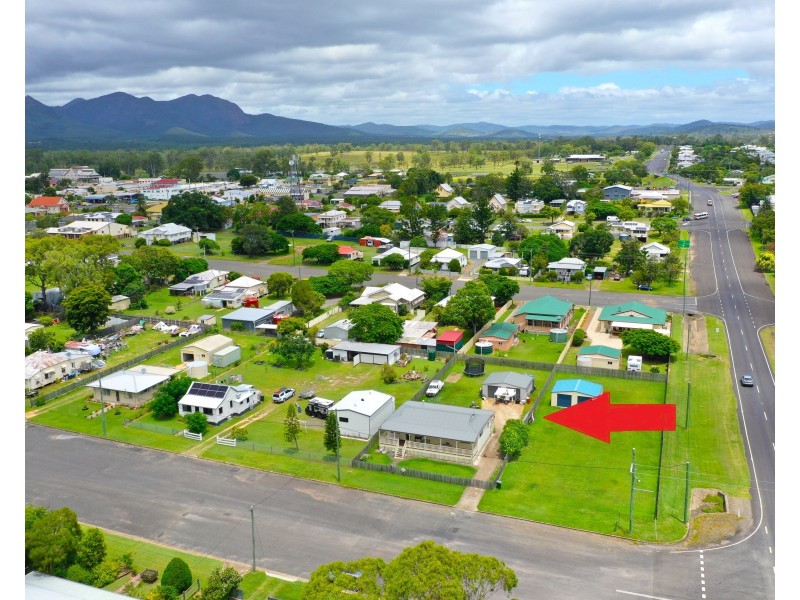 12 John Street, Biggenden QLD 4621