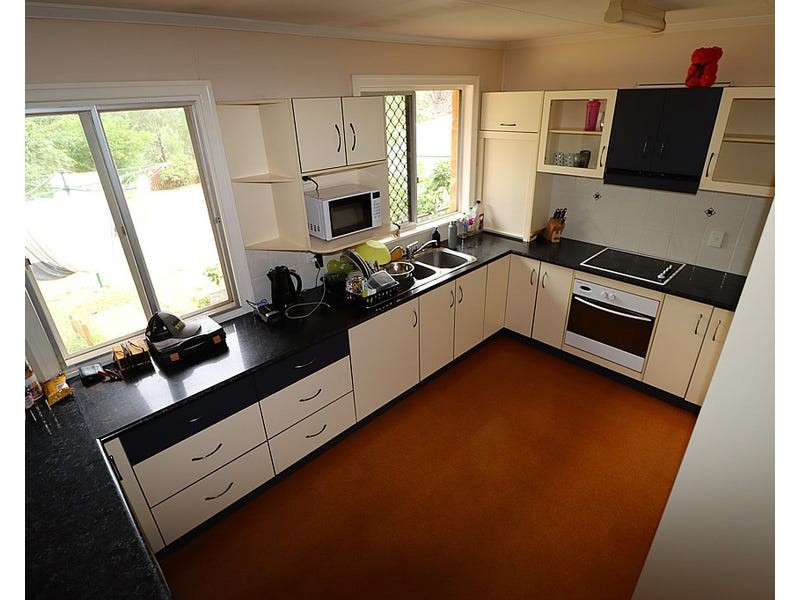 208 Churchill, Childers QLD 4660