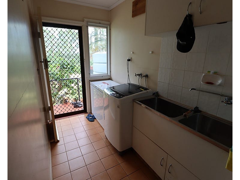 208 Churchill, Childers QLD 4660