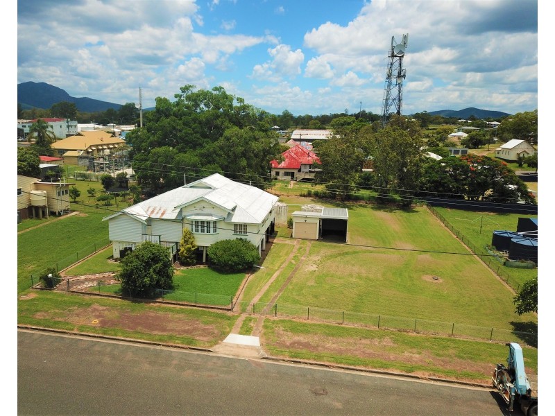 12 Frederick St, Biggenden QLD 4621
