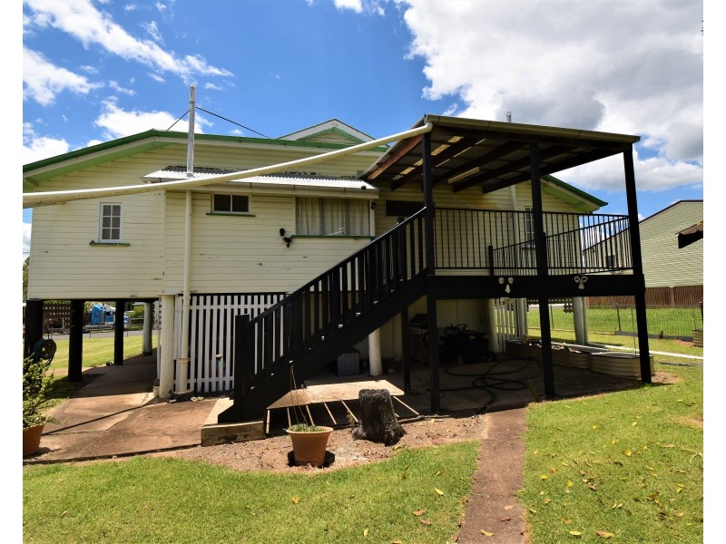 12 Frederick St, Biggenden QLD 4621