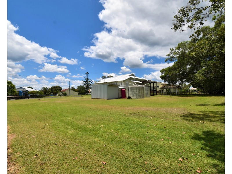 12 Frederick St, Biggenden QLD 4621