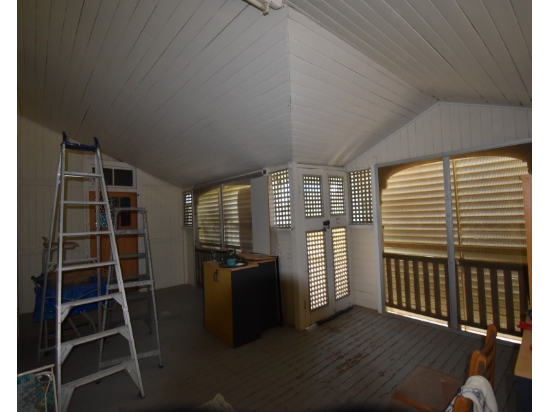 12 Frederick St, Biggenden QLD 4621