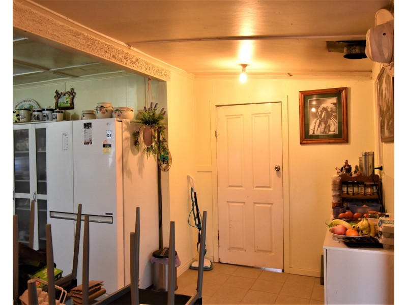 22 Bourke  Street, Byrnestown QLD 4625