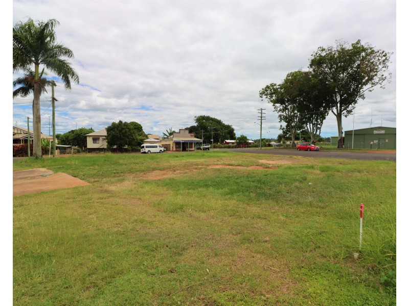8 North St, Childers QLD 4660
