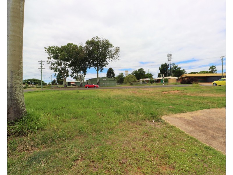 8 North St, Childers QLD 4660