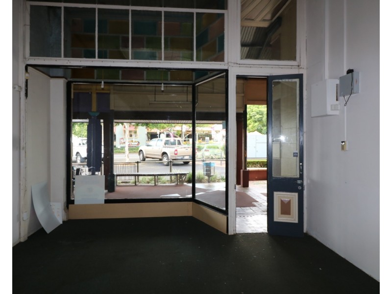 80 Churchill  Street, Childers QLD 4660