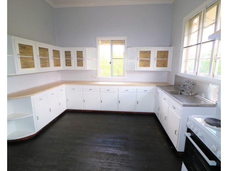 172 Churchill Street, Childers QLD 4660