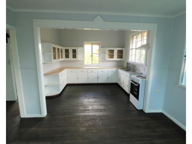 172 Churchill Street, Childers QLD 4660