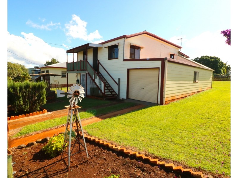 30 North Street, Childers QLD 4660