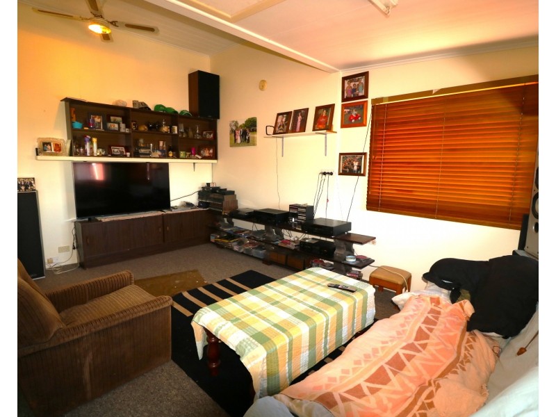 30 North Street, Childers QLD 4660