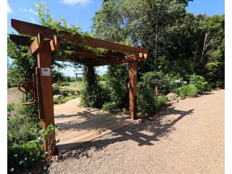 1 Cottonwood Close, Doolbi QLD 4660