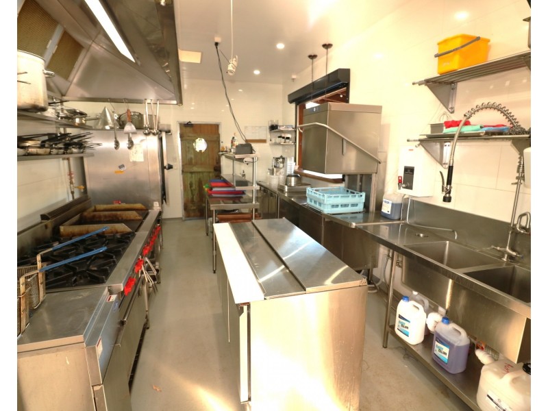 1 Cottonwood Close, Doolbi QLD 4660