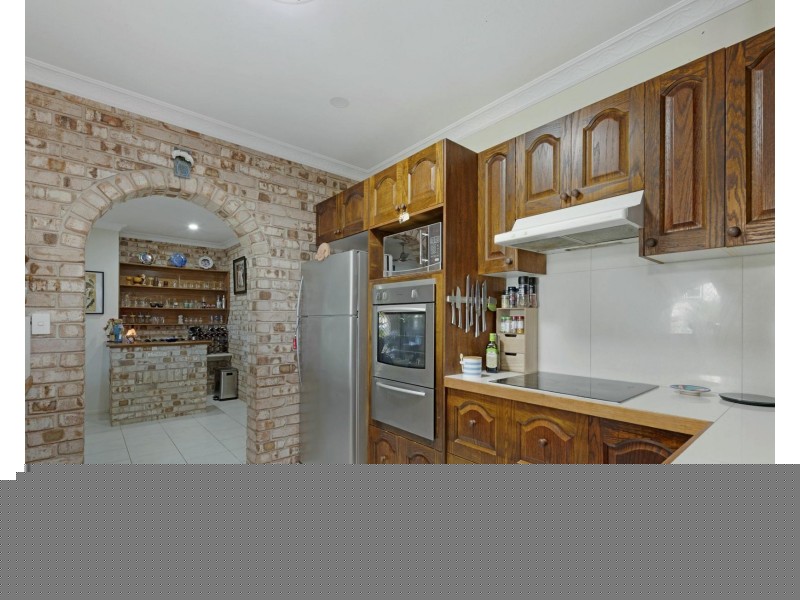 166 Barolin Esplanade, Coral Cove QLD 4670